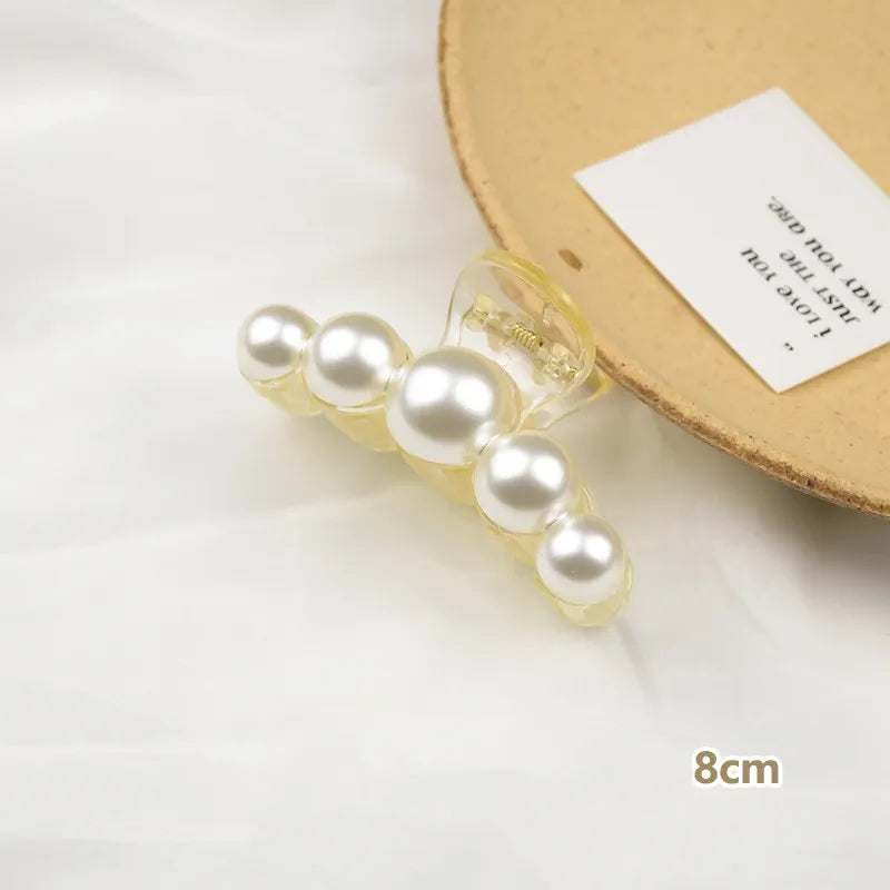 Elegant Pearl Claw Clip